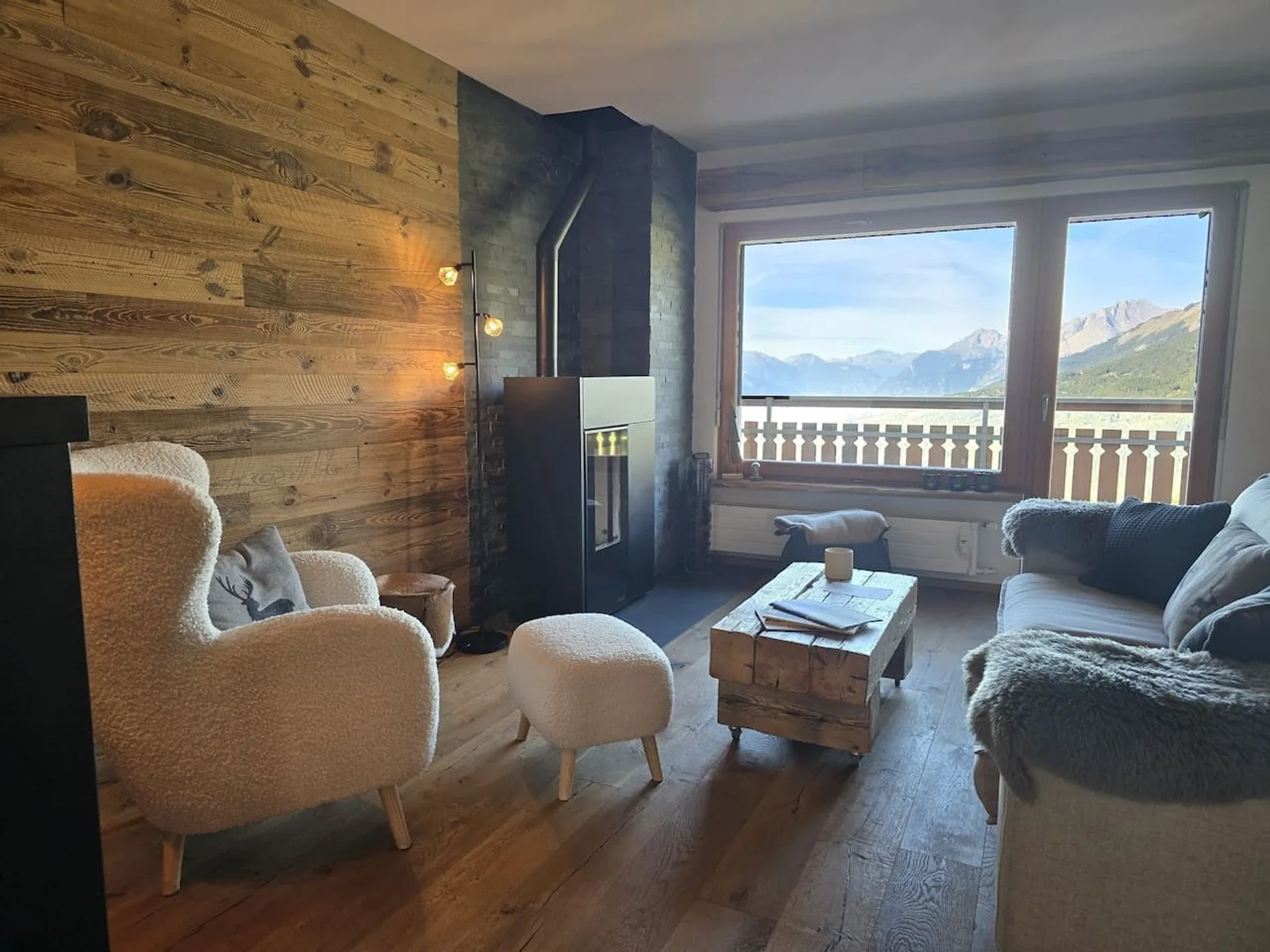 Old-wood holiday apartment in Crans-Montana, south-facing views