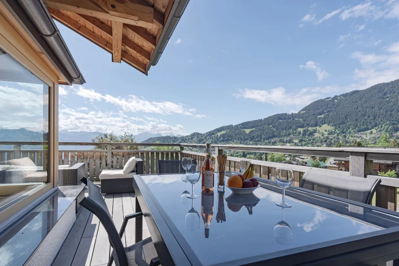 Old-wood chalet apartment, views and centre, Villars-sur-Ollon