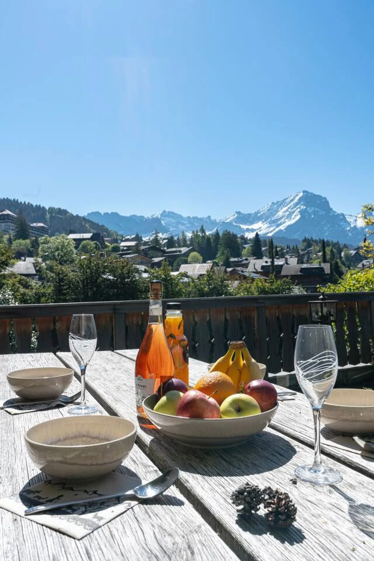 Sunny terrace of the chalet with views of the Vaud Alps, Villars