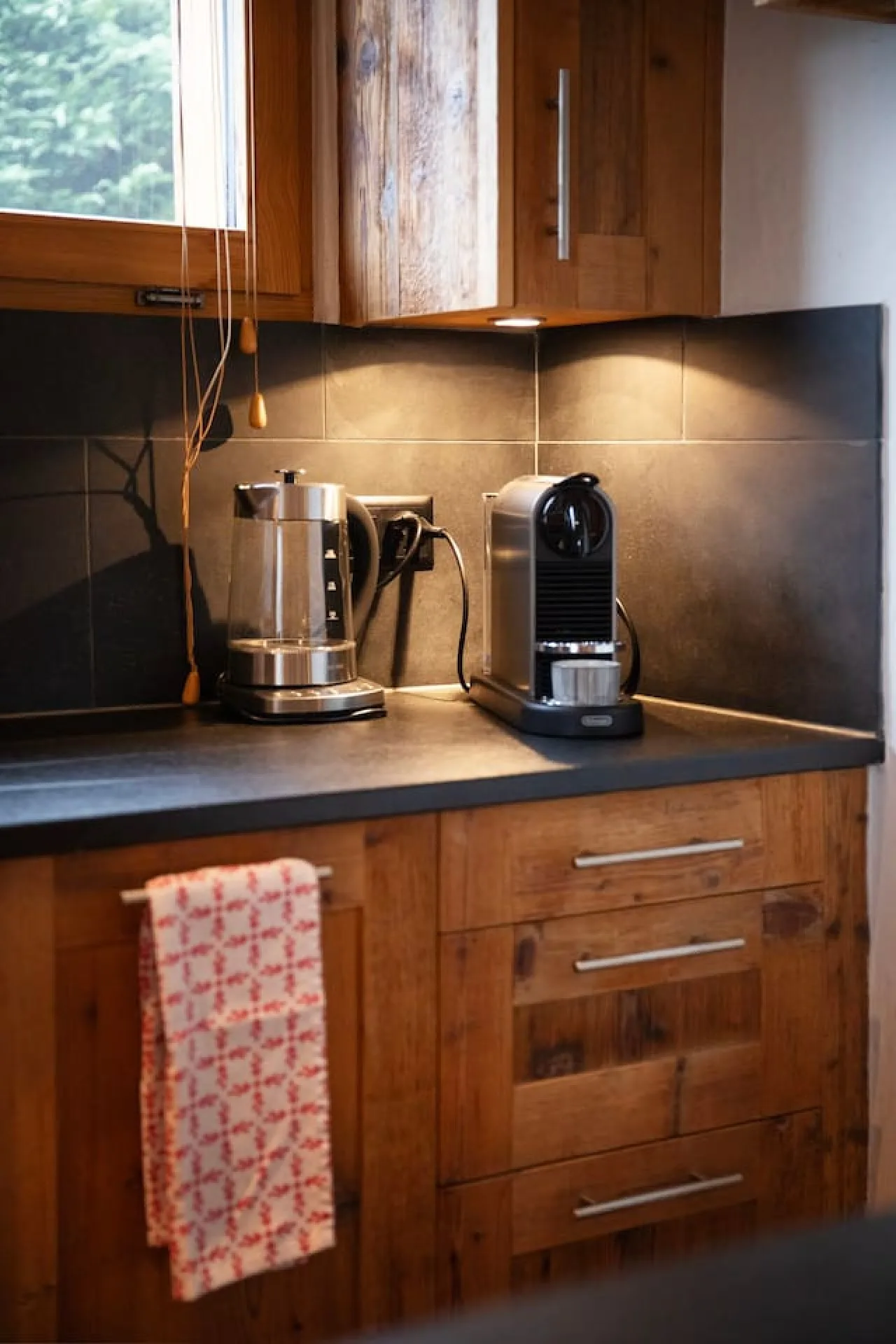 Open kitchen with coffee machine and kettle, holiday apartment in Villars