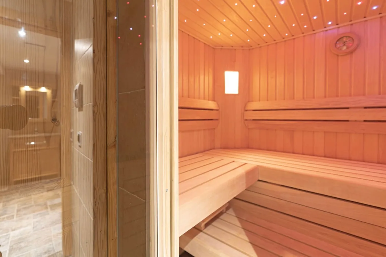 Private light-wood sauna of the apartment, Villars-sur-Ollon