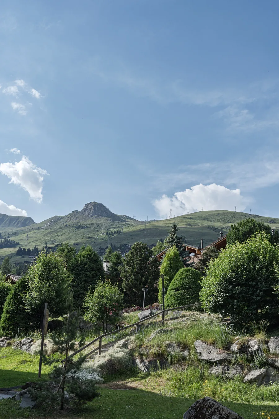 Vue sur les montagnes depuis un chalet à Verbier